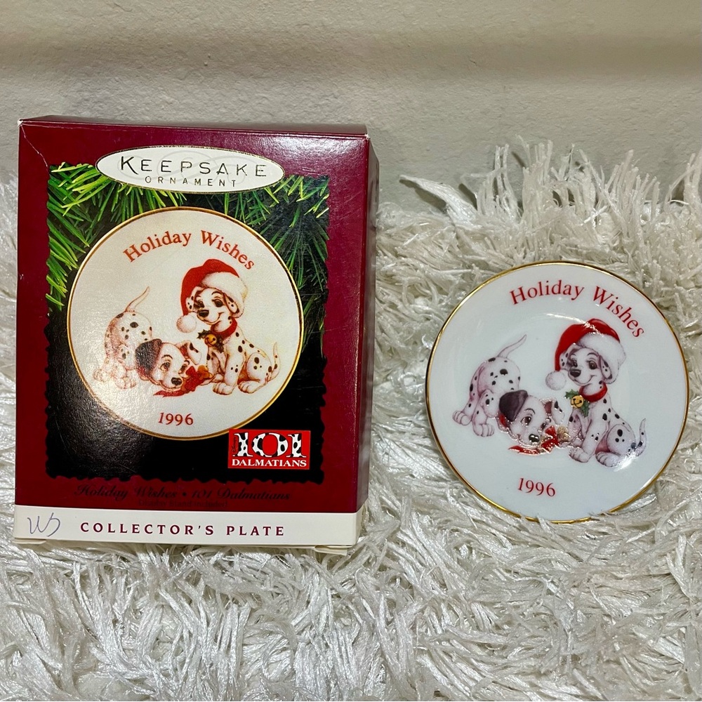 Hallmark Keepsake Disney's 101 Dalmatians - Holiday Wishes Collector's Plate Orn
